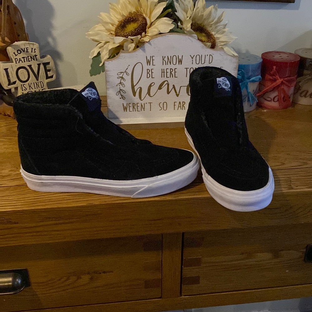High Top Vans Off the Wall suede black great condition barely worn